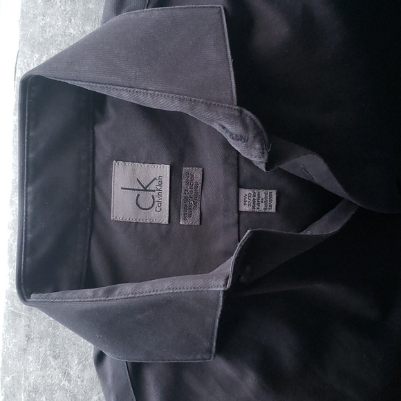 Men's Calvin Klein collared shirt - Picture 3 of 3